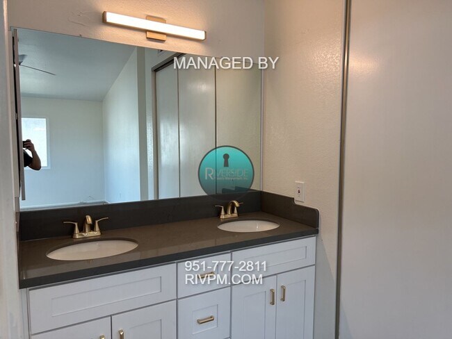Building Photo - Stylish 3-Bedroom Home in Jurupa Valley, CA