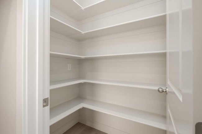 Building Photo - HURRICANE TOWNHOME!! Pet Friendly! Price Reduced!!