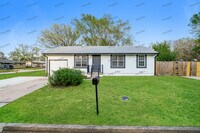 Building Photo - 2471 N Pittsburg Ave