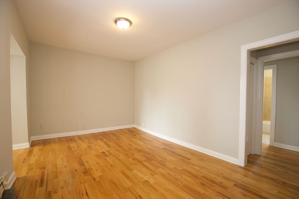 Building Photo - 4422 N Wolcott Ave
