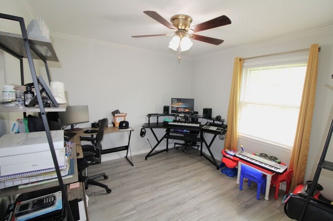 Building Photo - (Coming Soon) 3 Bedroom Brick Ranch in Idl...