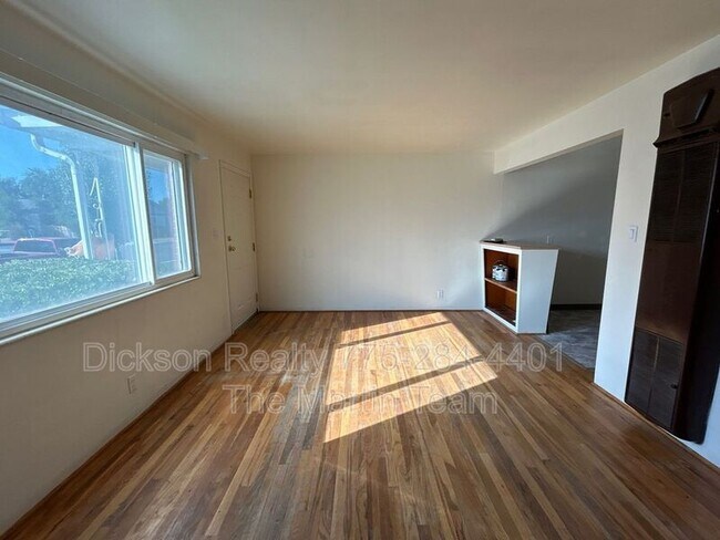 Building Photo - 238 18th St