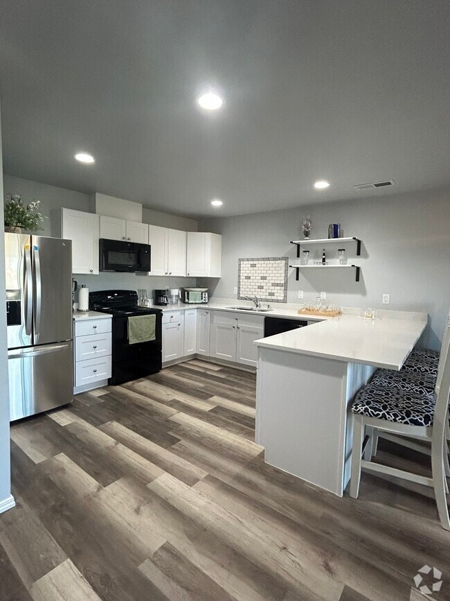 Building Photo - 4220 N 1410 E
