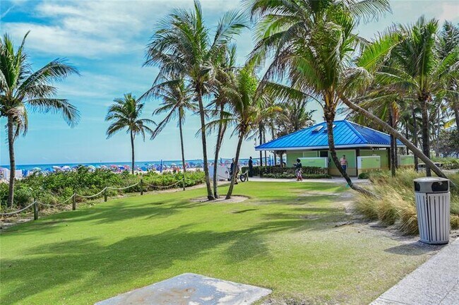 Building Photo - 525 N Ocean Blvd