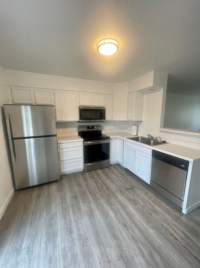 Building Photo - 12 Murray Heights Dr
