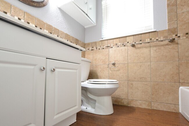 Building Photo - 3137 SW 65th Pl