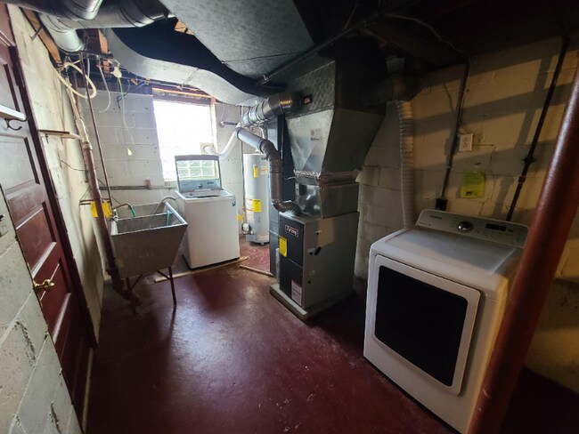 Building Photo - 8-9 Craig Ct