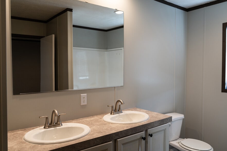 Building Photo - 111 Palomino Dr