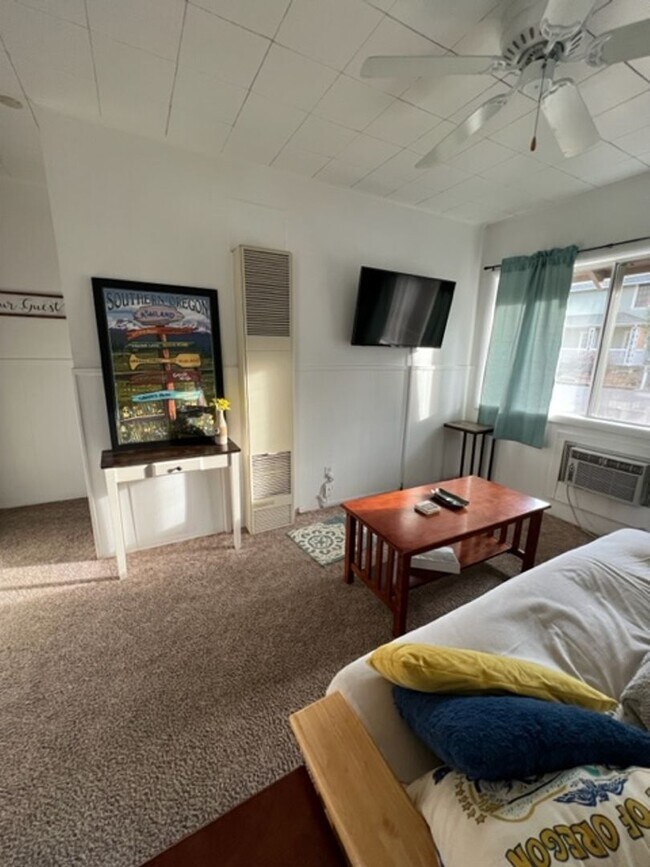 Building Photo - A Little Piece of Heaven in Historic Jacksonville