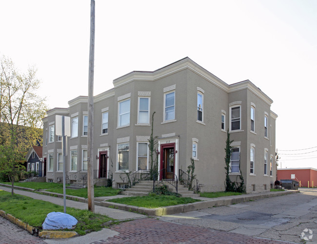 Primary Photo - 117-121 Division St