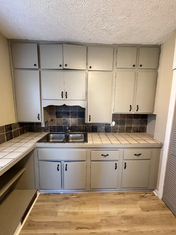 Building Photo - 645 Phillips St