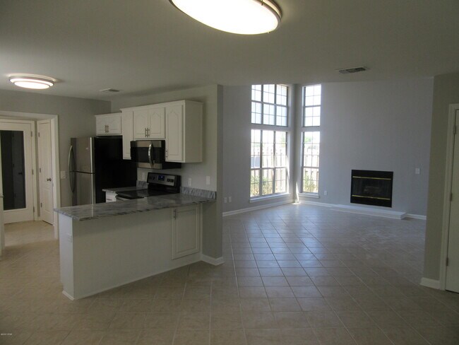 Building Photo - 801 Plantation Way