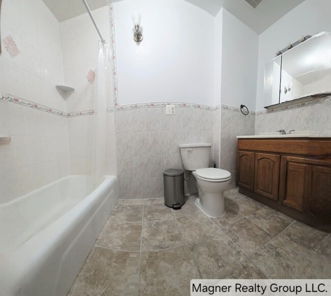 Building Photo - 72nd Street