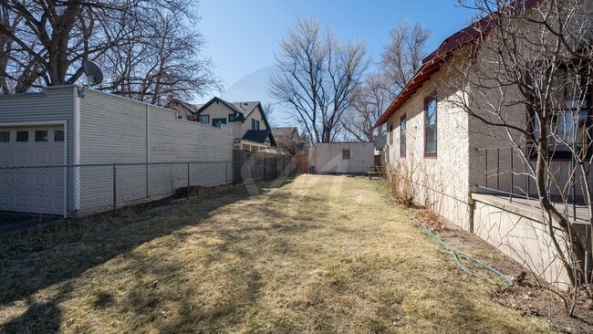 Building Photo - Historic Downtown Home