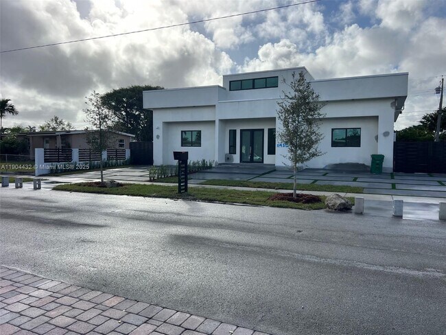 Building Photo - 11450 SW 59th Terrace