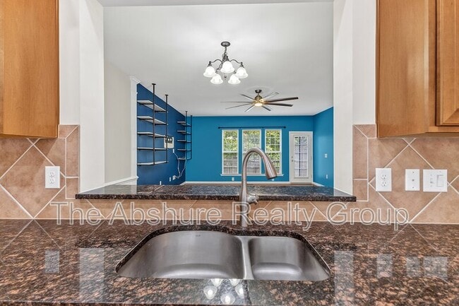 Building Photo - 8611 Macedonia Lake Dr