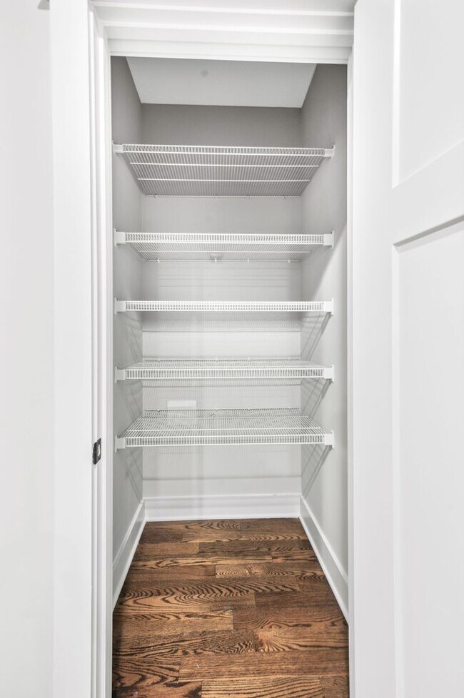 Building Photo - Awesome 3BR/3.5BA Craftsman Cottage in Chesterfield!