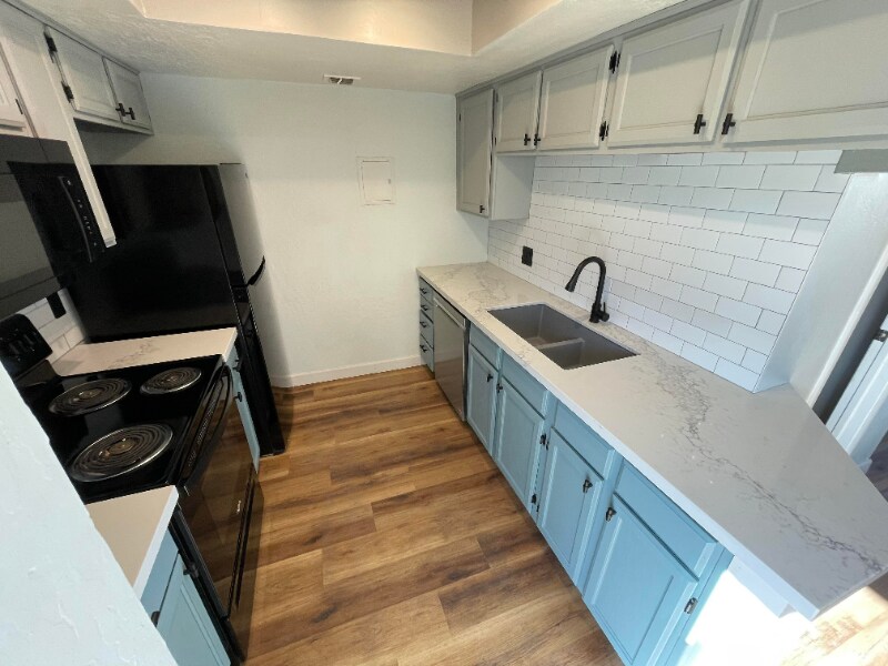 Building Photo - 4240 N Longview Ave