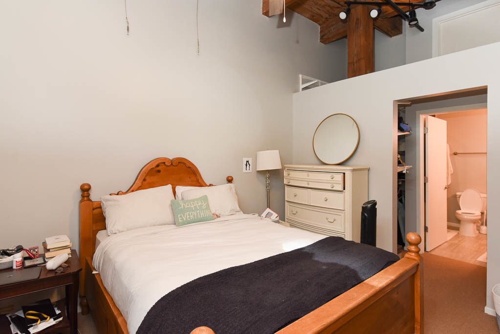 Building Photo - 14 N Sangamon St