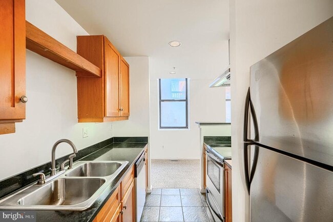 Building Photo - 1211 Light St