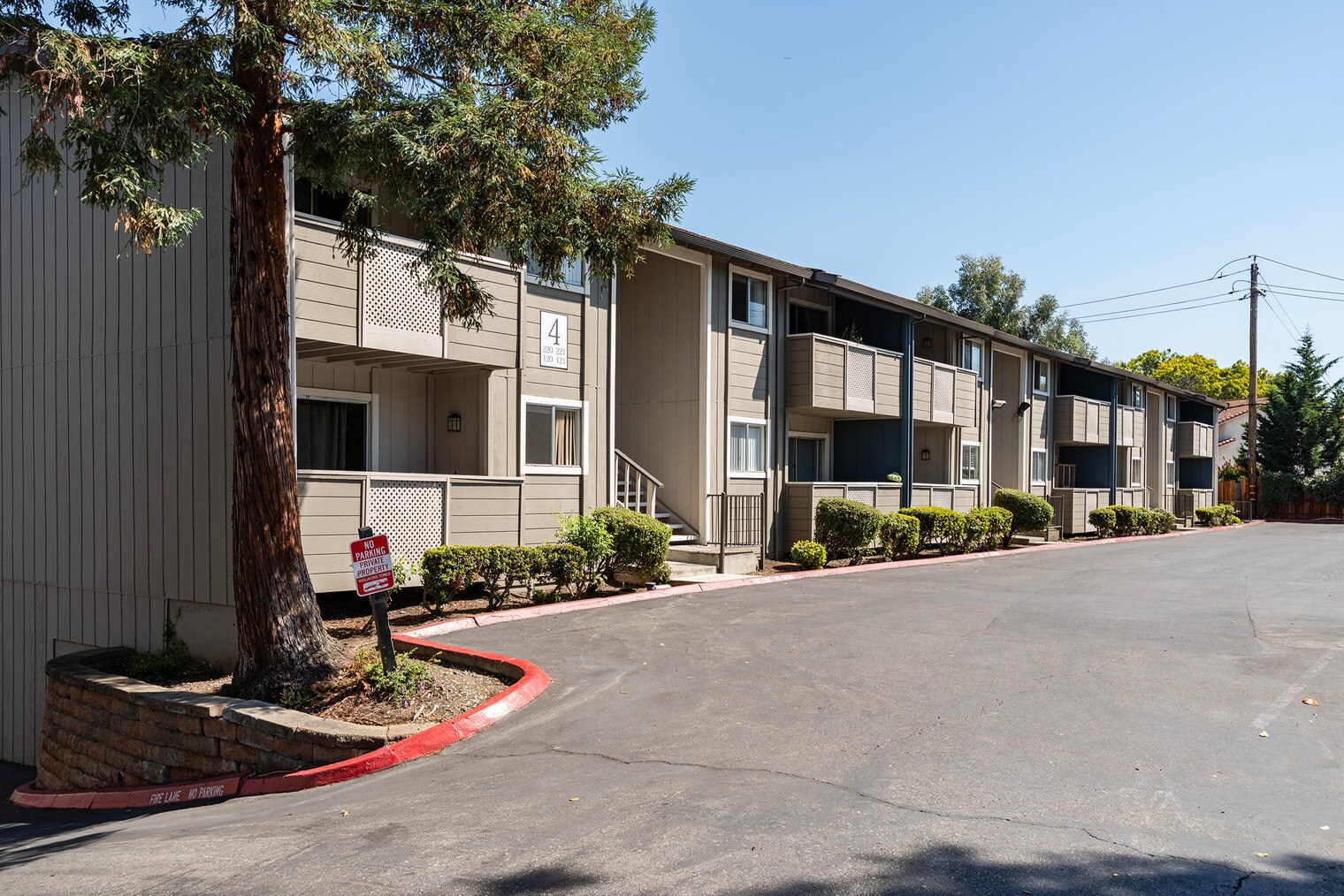 Building Photo - 202 Calvert Dr