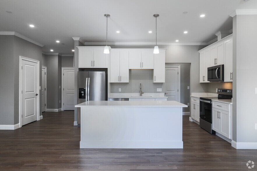 2BR, 2BA - 1,278SF - Kitchen - 3 Meeting House Rd