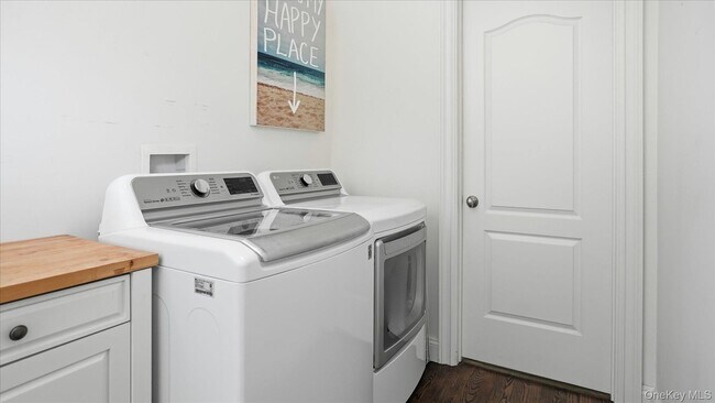 Building Photo - 27 Jeffrey Ln