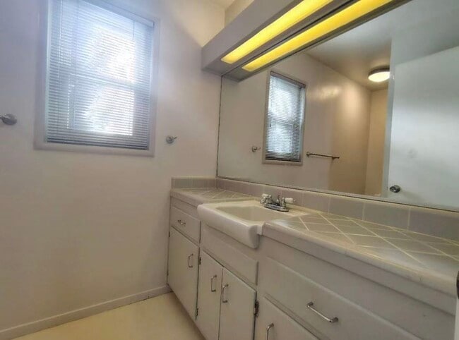 Building Photo - 4417 A Pkwy