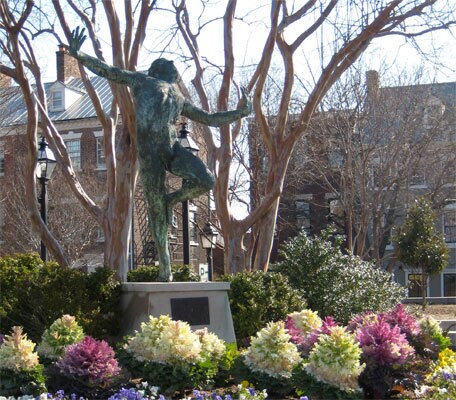 Building Photo - 2451 Midtown Ave