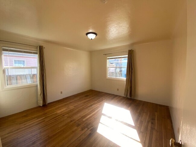 Building Photo - 804 O St