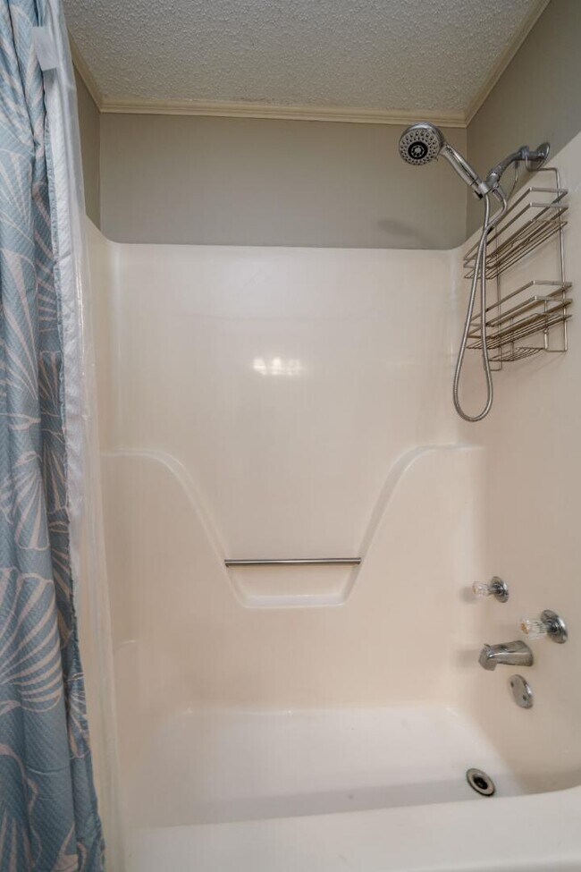 Building Photo - 1032 Fairfax Dr