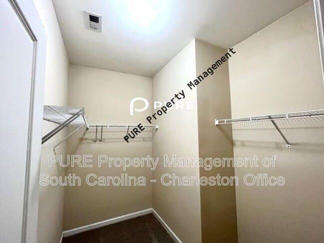 Building Photo - 2901 Penobscot Dr