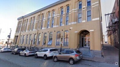 Building Photo - Coming Soon: Stylish Loft in the Heart of ...