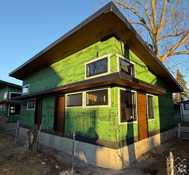 Building Photo - 86 Winspear