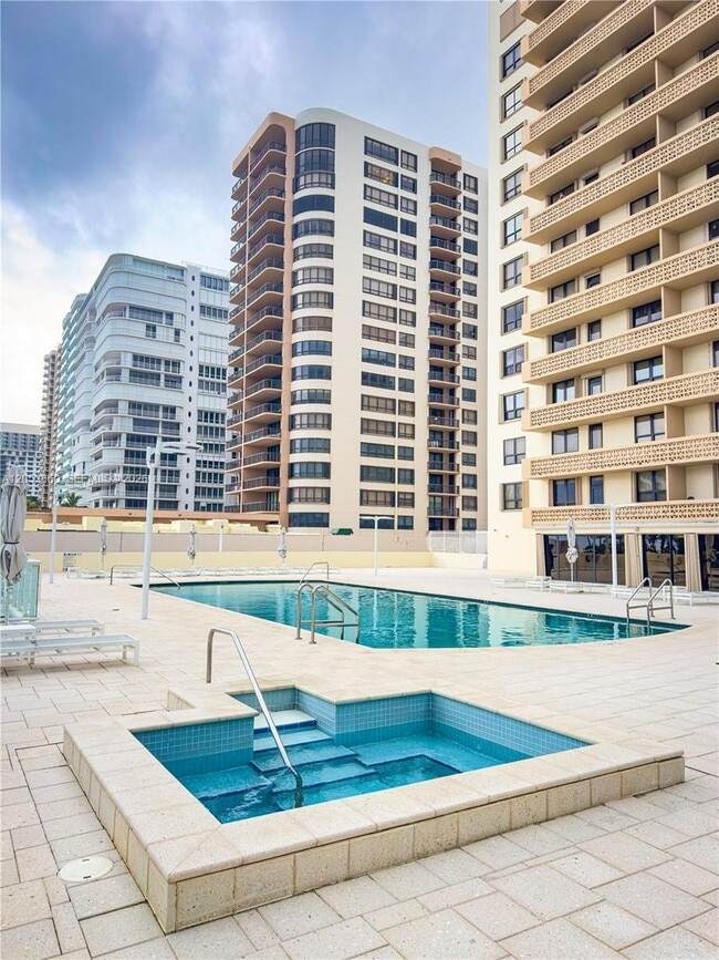 Building Photo - 10185 Collins Ave
