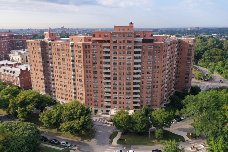 Building Photo - Broadview Apartments