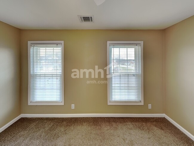 Building Photo - 1602 Solitude Ct