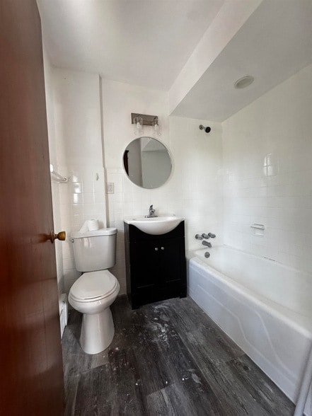 Building Photo - 44 Hickory Ave