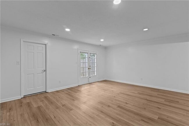 Building Photo - 570 Tenbee Ln