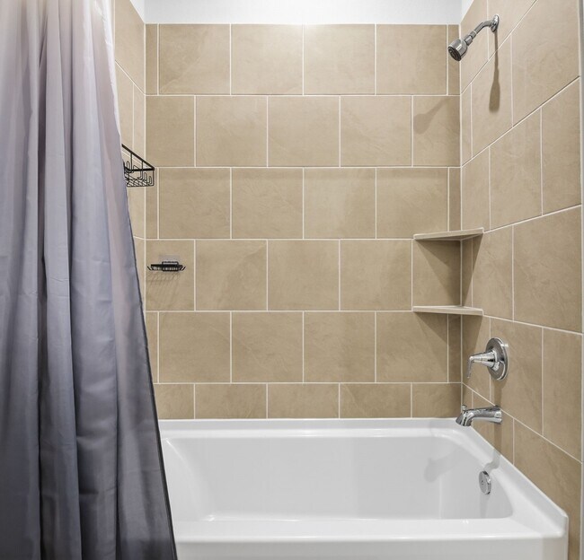 Building Photo - 16215 Globetrotter Ct