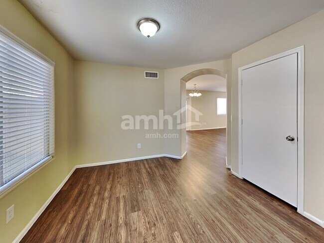 Building Photo - 16632 W Belleview St