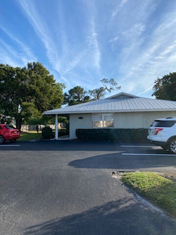 Building Photo - 860 NW 10th Terrace