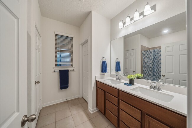 Building Photo - 6218 Morning Fern Ln