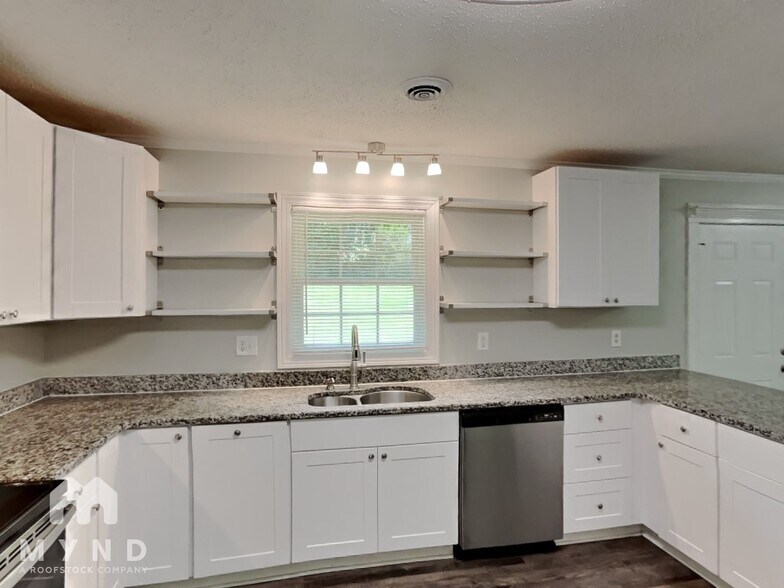 Building Photo - 128 Brierwood Rd