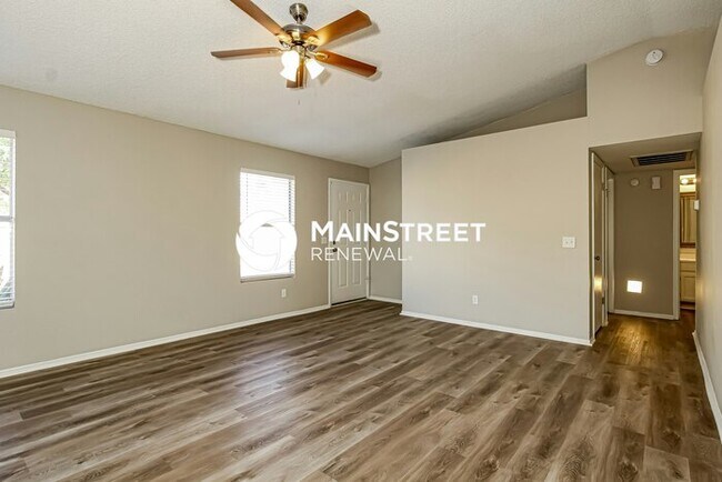 Building Photo - 3 Bedroom Pet-Friendly Home in Phoenix, AZ with Main Street Renewal