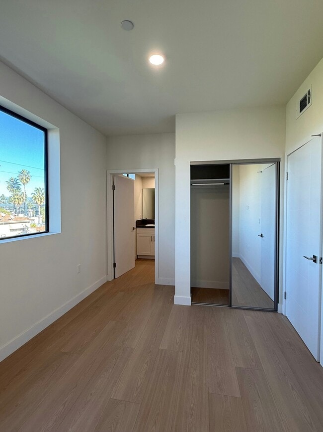 Building Photo - 14535 Weddington St