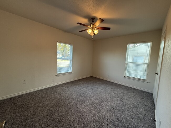 Building Photo - 7665 Dahlen St