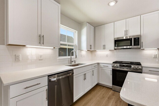 Building Photo - 2748 Rowyn St