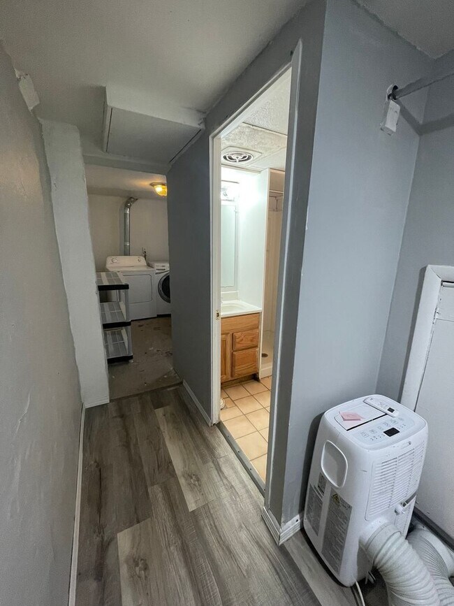 Building Photo - 952 Greenwood Ave