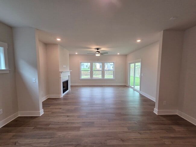 Building Photo - Spacious 4-Bedroom New Build in Ooltewah!